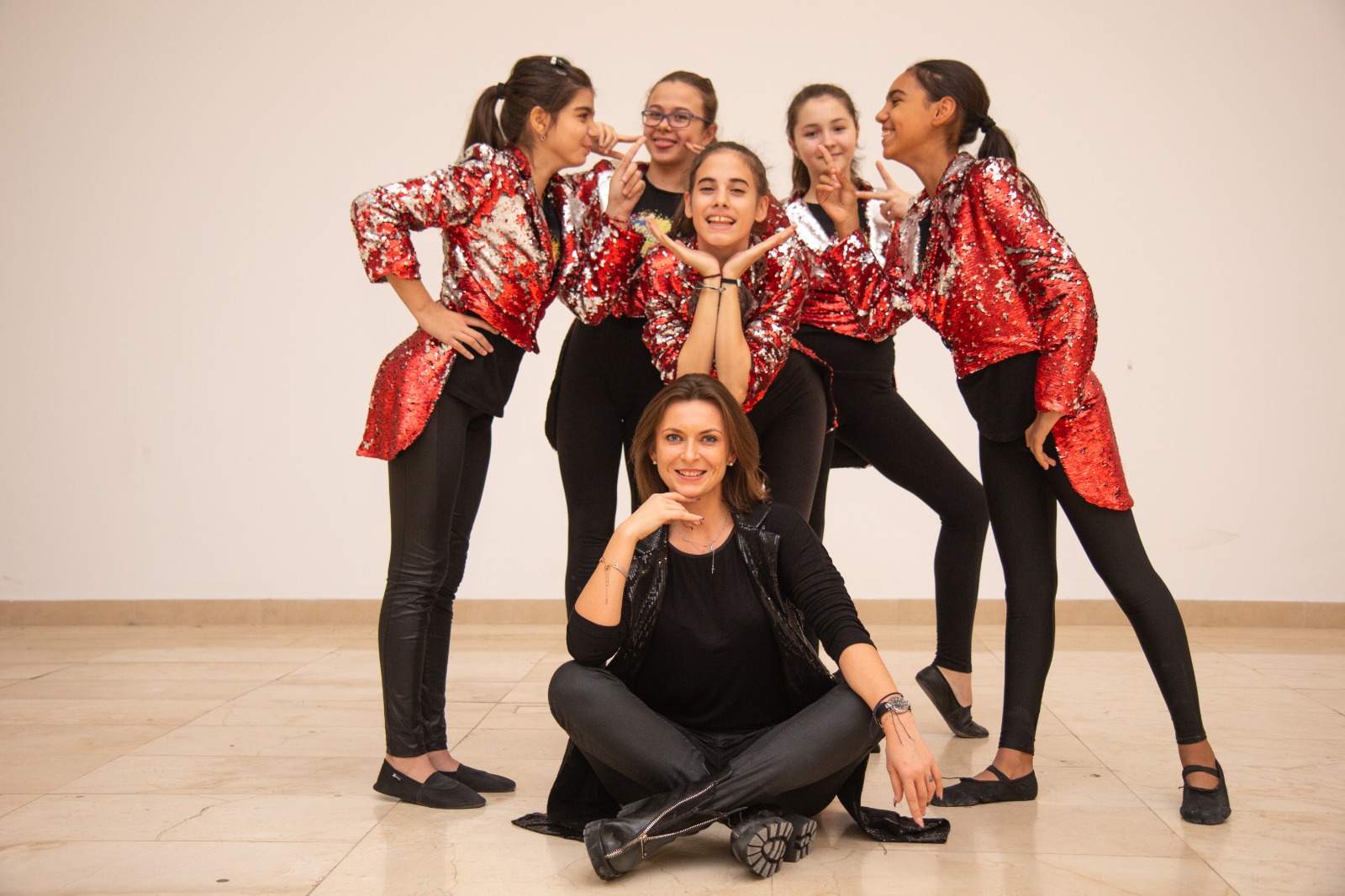 Trupa Loredana Dance pe scenă